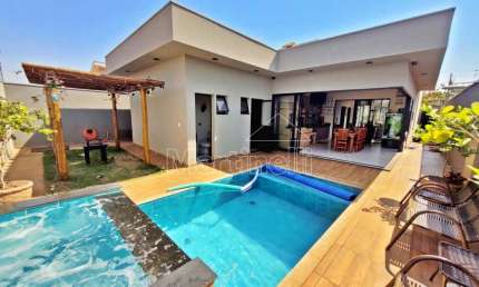 Casa térrea à venda no Bairro Ribeirânia, próximo ao Novo Shopping - Ribeirão Preto/SP.
