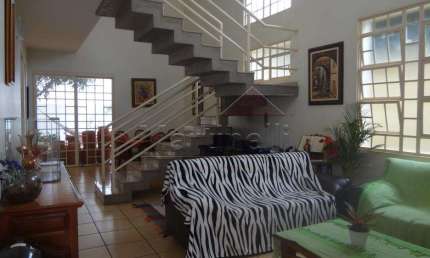 Sobrado à venda no Condomínio Villa Florença, próximo ao Ribeirão Shopping - Ribeirão Preto/SP.
