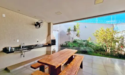 Sobrado à venda no Condomínio Villa de Favero, próximo à USP - Ribeirão Preto/SP