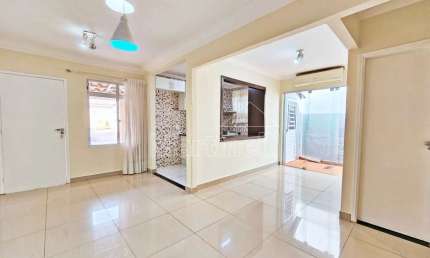 Casa térrea de 67m² de área construída para locação - Bairro Cond. Village Jardim dos Gerânios, Ribeirão Preto/SP.