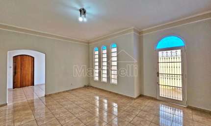 Casa térrea para venda e locação no Bairro Sumarezinho - próximo ao Supermercados Gricki, Ribeirão Preto/SP.