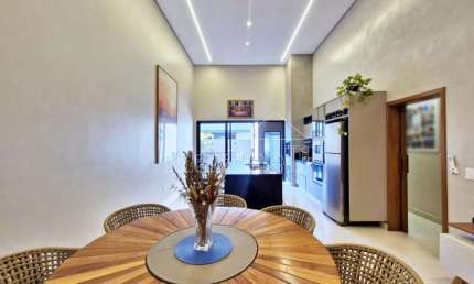 Casa térrea à venda no Condomínio Quinta da Primavera, próximo à Av. Professor João Fiúsa - Ribeirão Preto/SP.