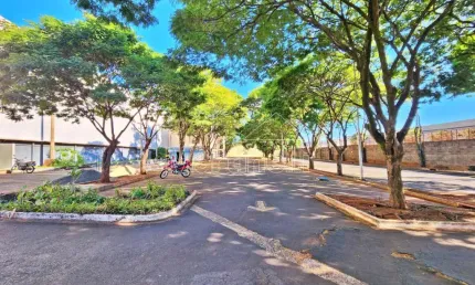 Prédio comercial de esquina com 1.442m² de área construida para locação, próximo à Avenida Pres. Castelo Branco - Ribeirão Preto/SP.