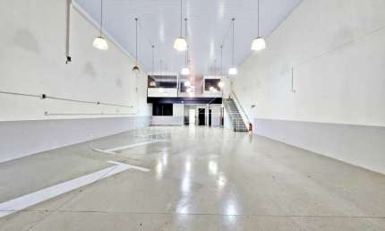 Imóvel comercial de 441m² de área construída para locação, próximo a Avenida Meira Júnior - Bairro Jardim Mosteiro, Ribeirão Preto/SP.