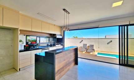 Casa térrea à venda no Condomínio Terras de Siena, próximo ao Shopping Iguatemi - Ribeirão Preto/SP.