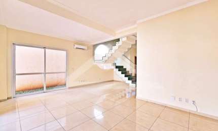 Sobrado para locação no Condomínio Baraúna Residencial, próximo ao Parque Curupira - Ribeirão Preto/SP.