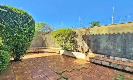 Casa térrea mista para venda e locação no bairro alto da boa vista, próximo a av. prof. joão fiúsa - ribeirão preto/sp.