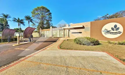 Casa térrea à venda no Condomínio Estância Beira Rio, próximo à Rod. Anhanguera - Jardinópolis/SP
