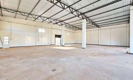 Galpão comercial de 506m² de área construida para locação. Excelente localização, próximo ao Supermercado Macaúba - Bairro Reserva Macaúba, Ribeirão Preto/SP.