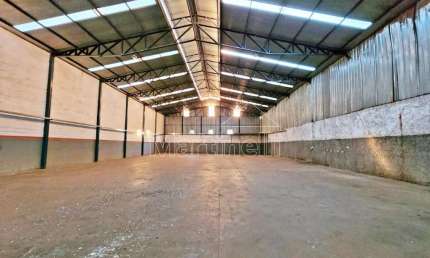 Salão comercial de 900m² de área construida para locação, próximo à Avenida Marechal Costa e Silva - Ribeirão Preto/SP.