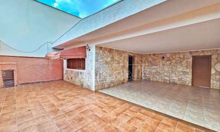 Casa térrea à venda, próximo à Avenida 13 de Maio - Ribeirão Preto/SP.