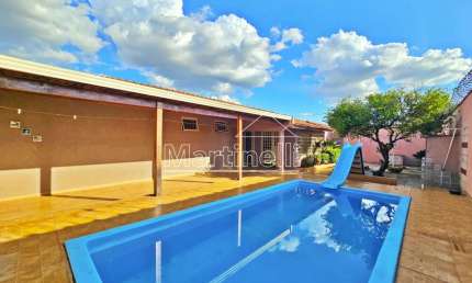 Casa térrea de 209m² de área construida à venda, próximo à Av. Barão do Bananal - Ribeirão Preto/SP.