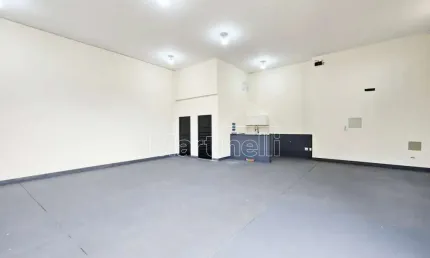 Imóvel comercial de esquina com 110m² de área construida para locação, próximo à Avenida Alfredo Ravaneli - Ribeirão Preto/SP.