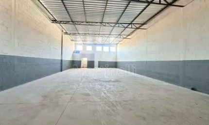 Imóvel comercial de 240m² de área construída para locação, próximo a Marginal Anhanguera - Bairro Jardim Alvorada, Cravinhos/SP.