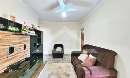 Casa térrea à venda no Bairro Vila Albertina, próximo ao Atacadão - Ribeirão Preto/SP.