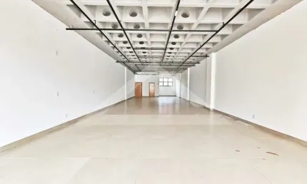 Salão comercial para locação no bairro jardim botânico, próximo a avenida professor joão fiúsa - ribeirão preto/sp.