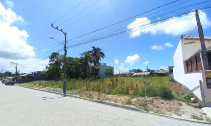 Terreno à venda no bairro Itacolomi em Balneário Piçarras/SC