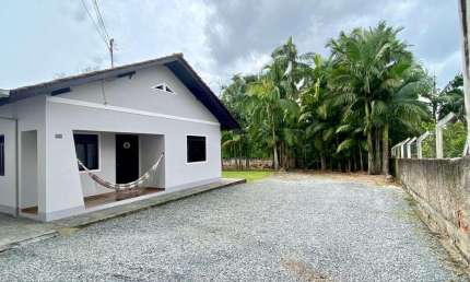 Casa com 3 dormitórios à venda no bairro Quintino em Timbó/SC