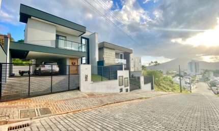 Casa com 3 dormitórios à venda no bairro Imigrantes em Timbó/SC