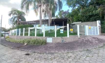 Casa com 4 dormitórios à venda no bairro Quintino em Timbó/SC
