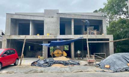 Casa com 4 dormitórios à venda no bairro Estados em Timbó/SC