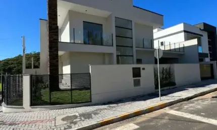 Casa com 3 dormitórios à venda no bairro Rio Morto em Indaial/SC