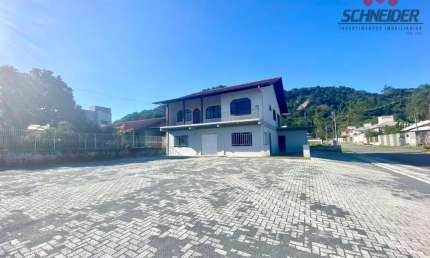 Prédio comercial à venda no bairro Estados em Indaial/SC