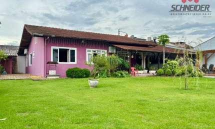 Casa com 3 dormitórios à venda no bairro Quintino em Timbó/SC