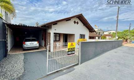 Casa com 3 dormitórios à venda no bairro Capitais em Timbó/SC