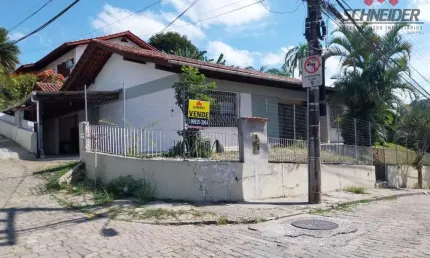 Casa com 3 dormitórios à venda no bairro Água Verde em Blumenau/SC