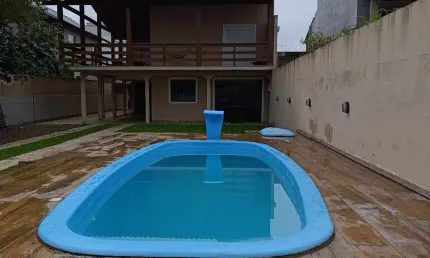 Oportunidade na Praia da Pinheira com Piscina e 5 quartos