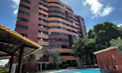 Belíssimo Apartamento 4/4 Sendo 03 Suítes 232m² em Capim Macio