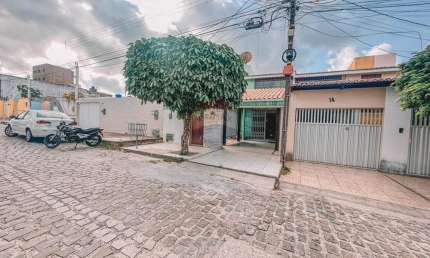 Linda Casa Duplex 3/4  Sendo Suítes em Nova Parnamirim