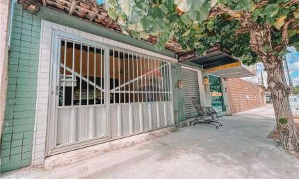 Casa com 2 quartos à venda na Avenida Antônio Basílio, 2562, Lagoa Nova, Natal