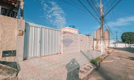 Casa com 3 quartos à venda na Rua Padre Diogo Feijó, 3541, Candelária, Natal