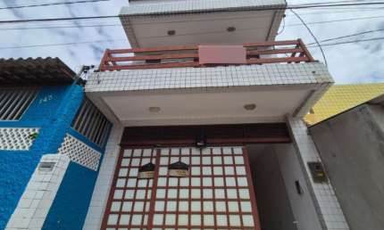 Linda Casa Duplex 5/4 está situada localização privilegiada