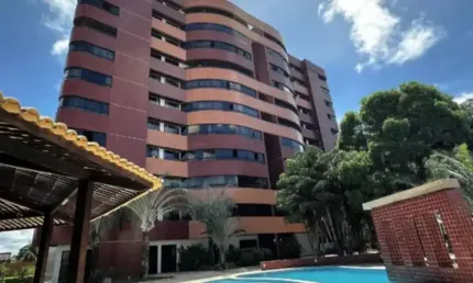 Belíssimo Apartamento 4/4 Sendo 03 Suítes 232m² em Capim Macio