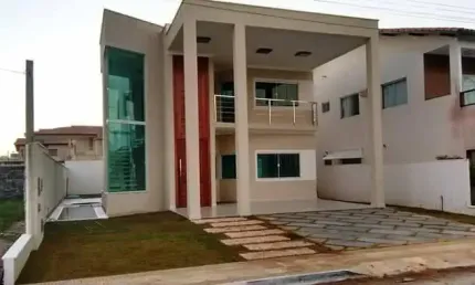 Belíssima casa 4/4 sendo 03 suítes no condomínio green club i