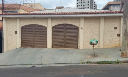 Casa a venda no Jardim Paulistano. Cidade de Ribeirão.