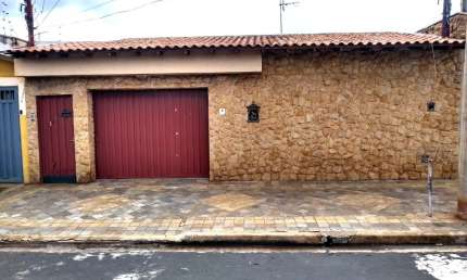 Casa a venda no Bairro Ipiranga, na Cidade de Ribeirão Preto
