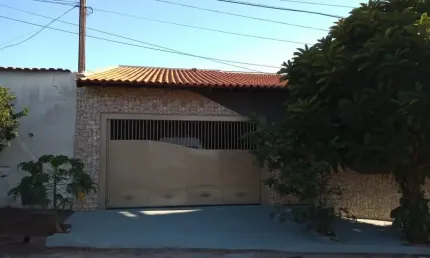 Casa à Venda – R$ 400.000,00. Localização: Bairro Arlindo Laguna, Ribeirão Preto - SP