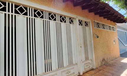 Casa à Venda  R$ 450.000,00. Localização: Ipiranga, Ribeirão Preto - SP