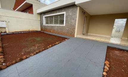 Casa à Venda no Condomínio Fechado R$ 500.000,00.Localização: Jardim Paulista, Ribeirão Preto - SP.