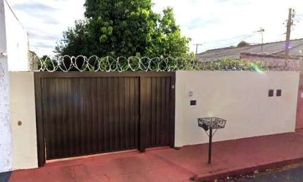 Casa  a Venda no Bairro Monte Alegre, na Cidade de Ribeirão Preto.