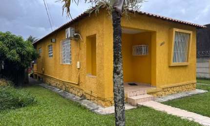 Casa com 3 quartos à venda na Avenida de Santa Cruz, Santíssimo, Rio de Janeiro por R$ 529.000