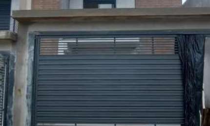 Casa sobrado no Jardim das Flores  -  Osasco  com 2 dormitorios sendo 2 suites  2 vagas ... Obs sao 4 casas novas sendo quie 2 uinidades tem somente 1 vaga doc omk para financiamento