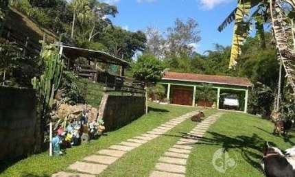 CHÁCARA À VENDA NO JD. EUROPA EM CAMPO LIMPO PTA. - 12 mil m², toda murada e cercada; casa sede, casa de caseiro, lazer.