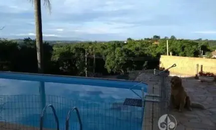 CHÁCARA À VENDA NO CONDOMÍNIO VIVENDA, NA ROTA DO VINHO EM JUNDIAÍ, - A/C 180 m²,