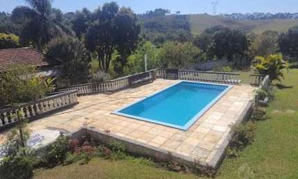 BELÍSSIMA CHÁCARA À VENDA EM JARINU SP - A/T 6.650,00 m² - A/C 471,00 m², casa sede c/ 04 dormitórios, casa de caseiro, piscina, campo de futebol, área gourmet, excelente localização. estuda permuta p