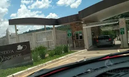 BELÍSSIMA E CONFORTÁVEL CASA TÉRREA À VENDA NO CONDOMÍNIO RESERVA DOS VINHEDOS EM LOUVEIRA - A/C 257 M2 em terreno de 554 m², Agende a sua vista - (11) 97199-8797 - www.jundiaiimoveis.com.br